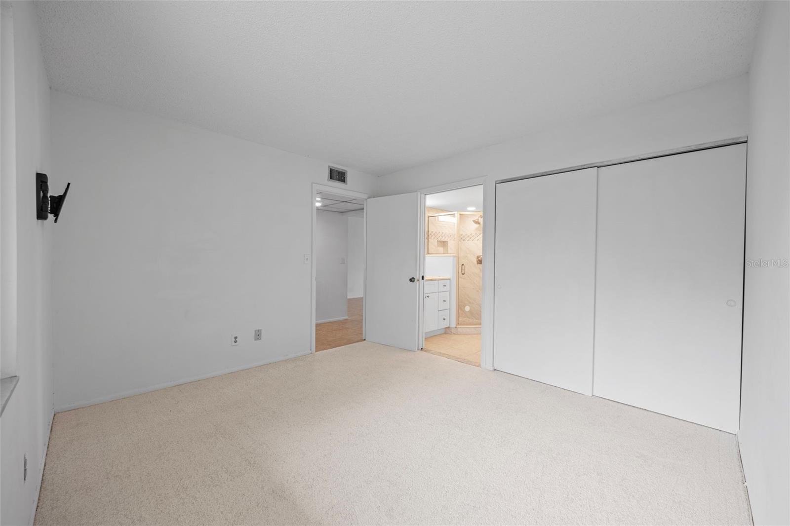 Image 14 of 26 For 12300 Vonn Road 9105
