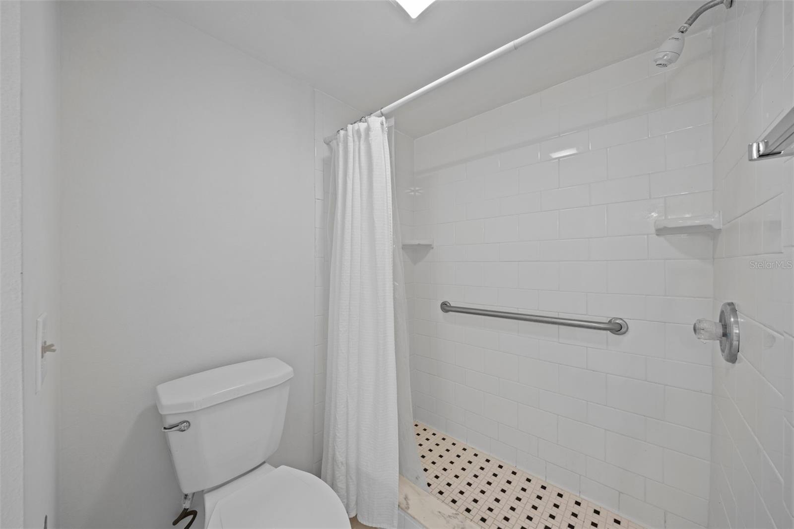 Image 19 of 26 For 12300 Vonn Road 9105
