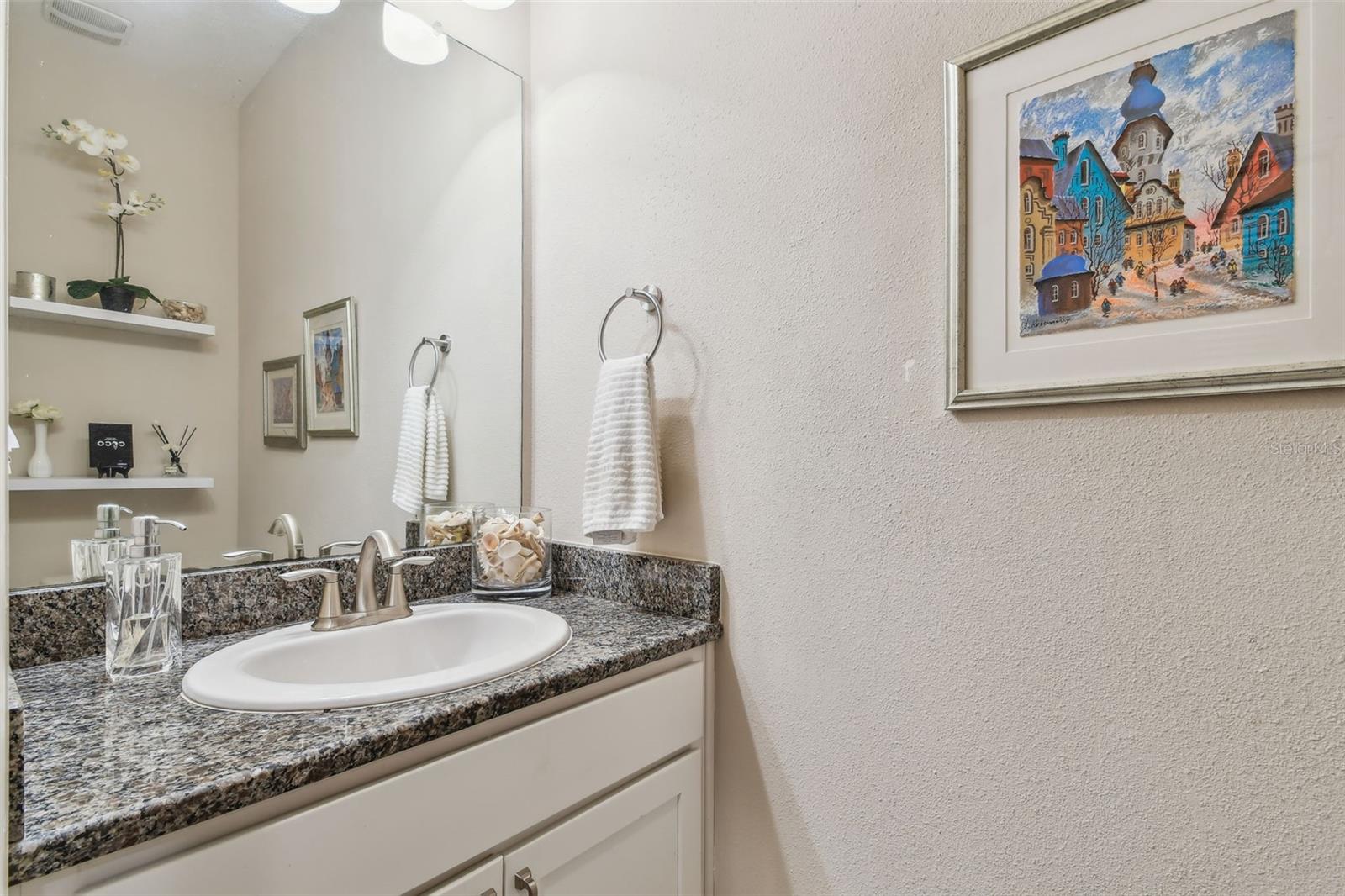 Listing photo id 16 for 6467 Seasound Drive