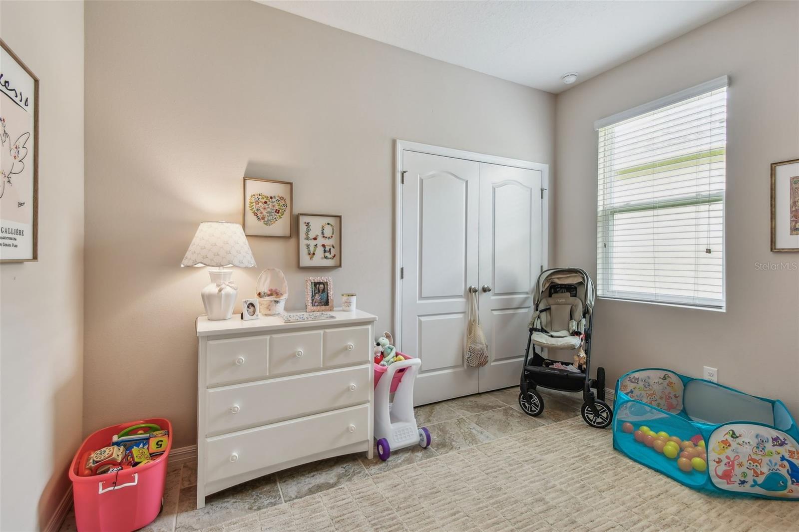Listing photo id 18 for 6467 Seasound Drive