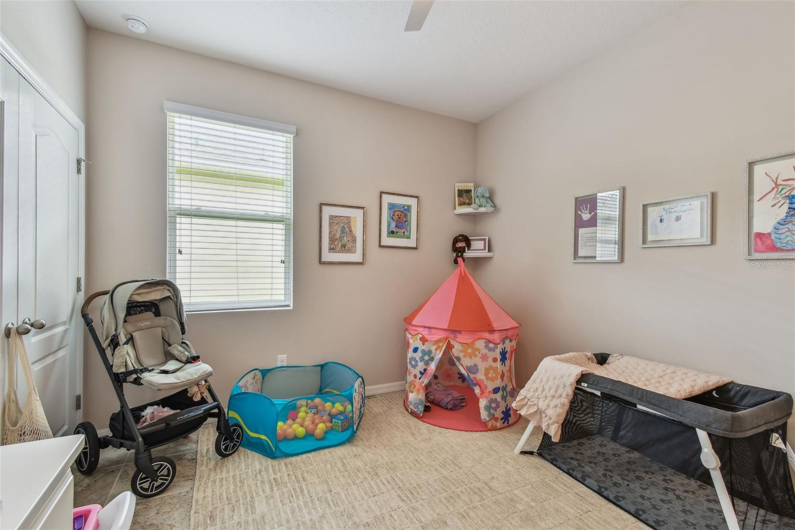 Listing photo id 19 for 6467 Seasound Drive
