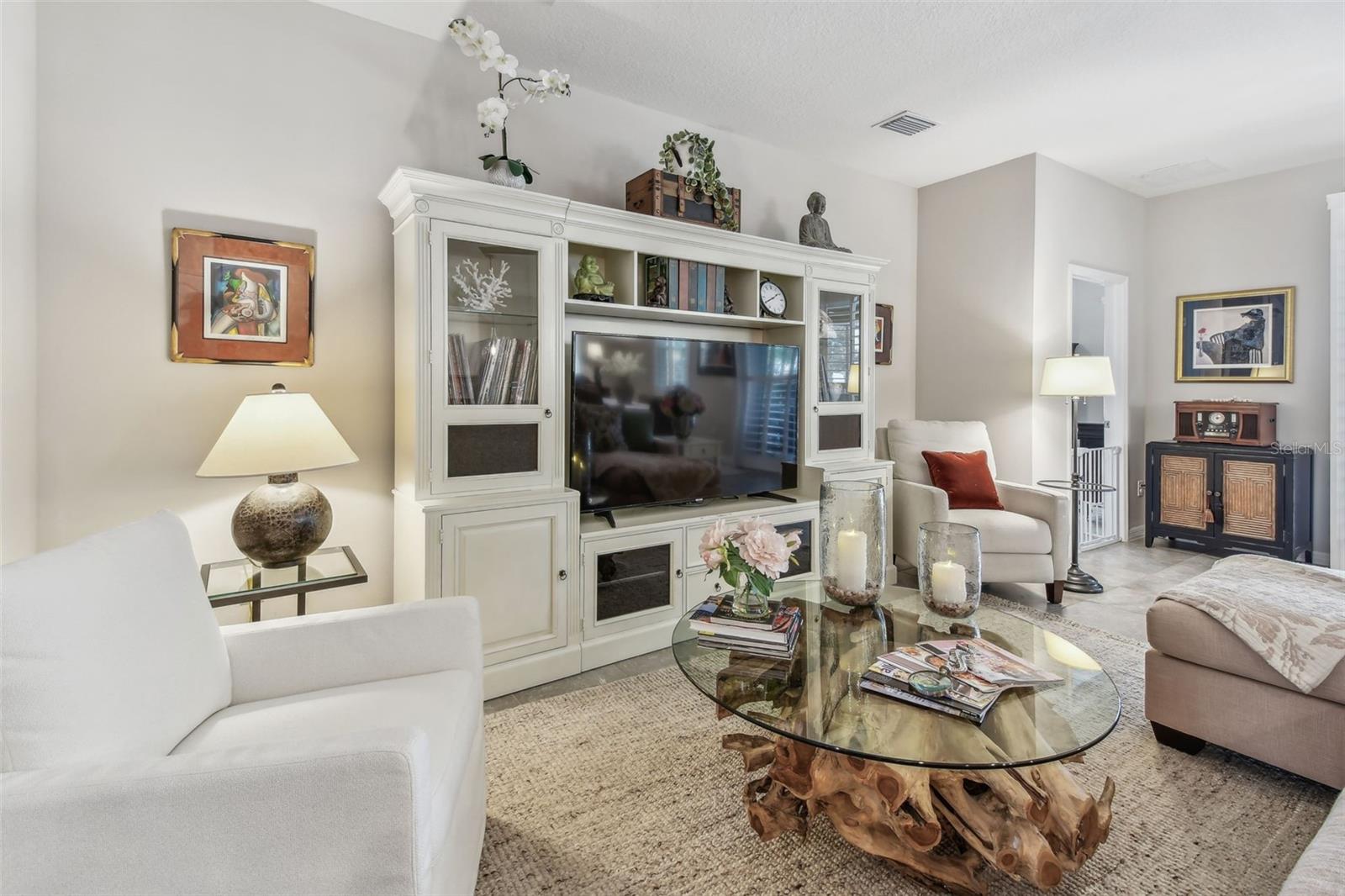 Listing photo id 35 for 6467 Seasound Drive