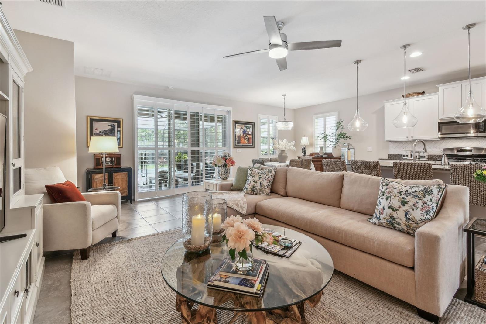 Listing photo id 36 for 6467 Seasound Drive
