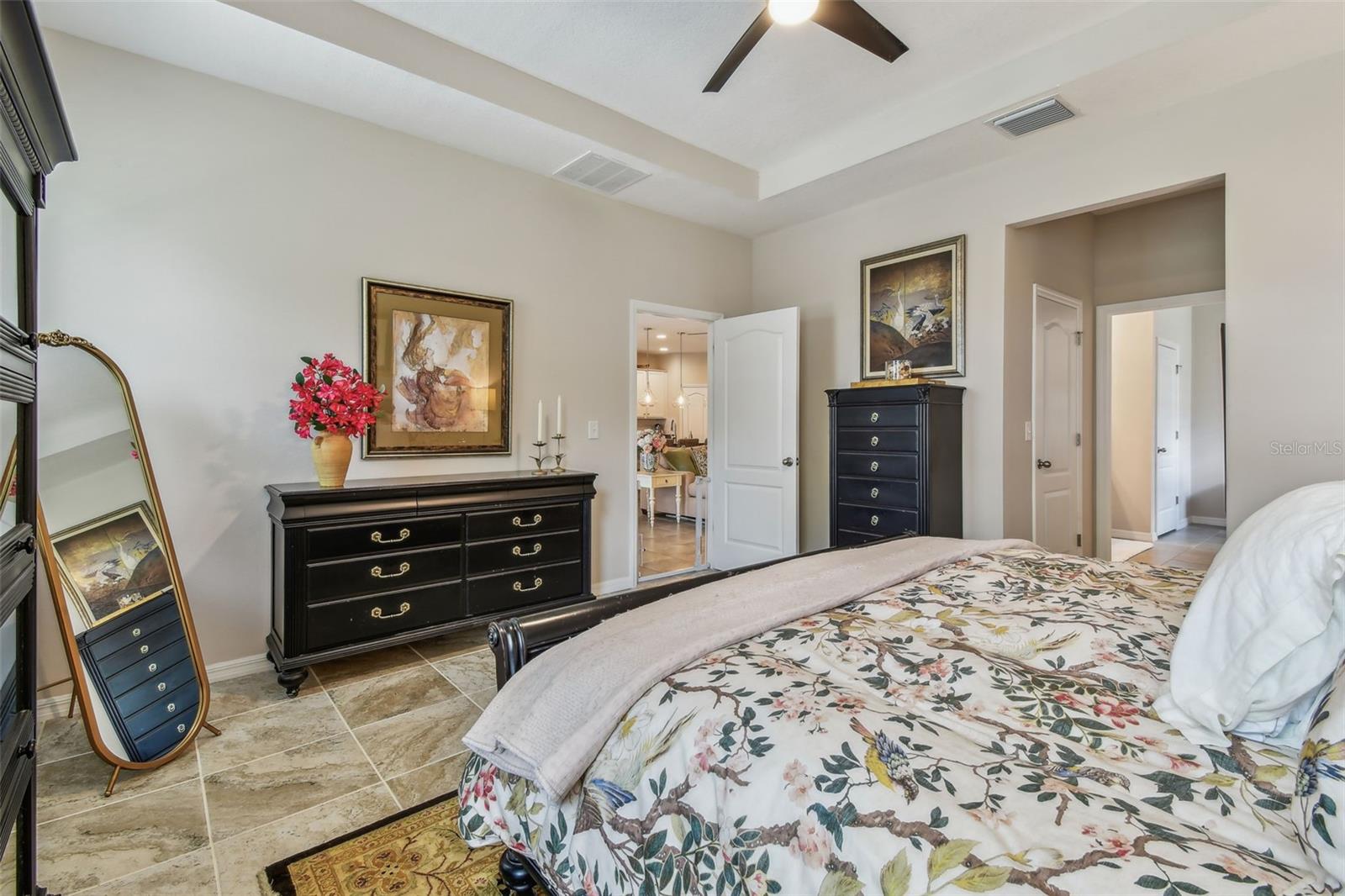 Listing photo id 40 for 6467 Seasound Drive