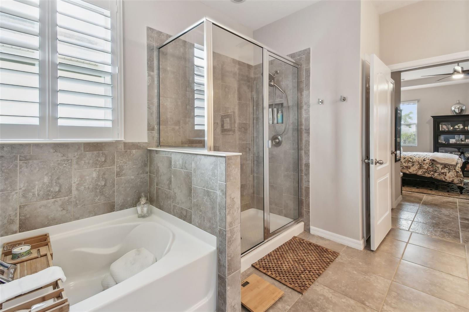 Listing photo id 43 for 6467 Seasound Drive