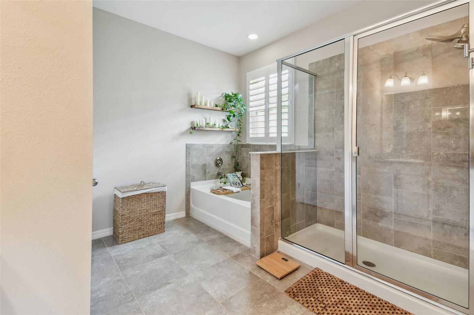 Listing photo id 44 for 6467 Seasound Drive