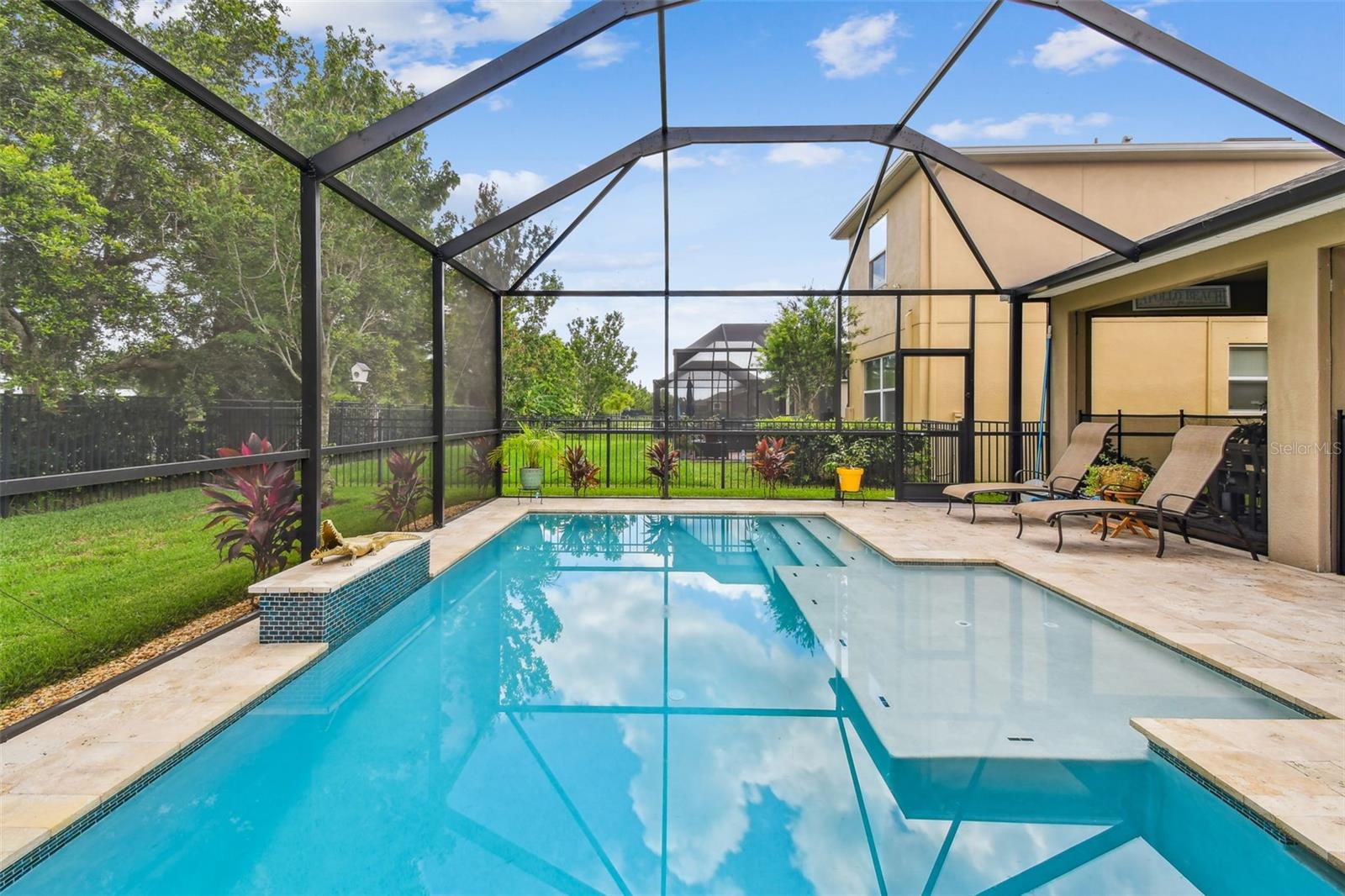 Listing photo id 51 for 6467 Seasound Drive