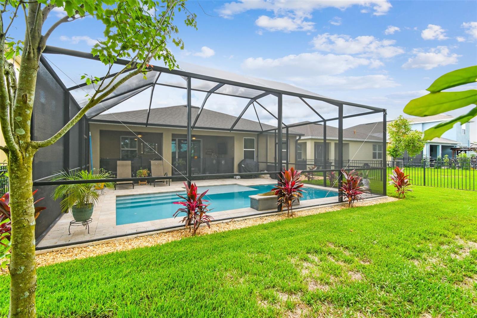 Listing photo id 57 for 6467 Seasound Drive