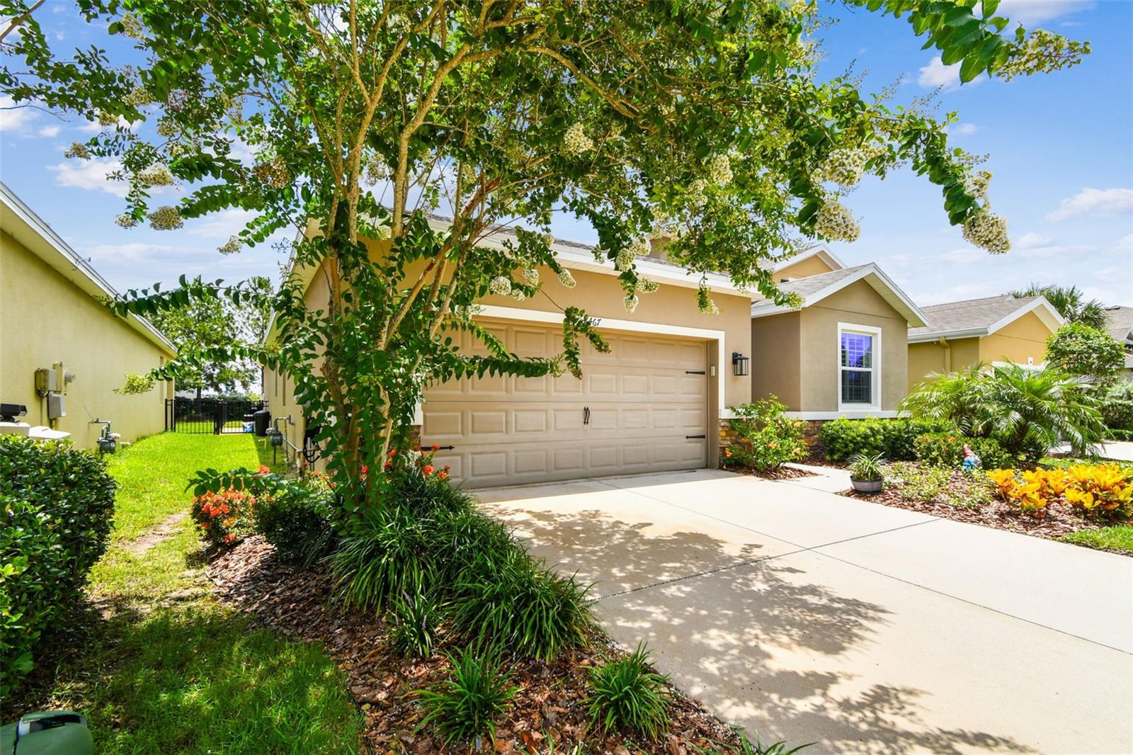 Listing photo id 5 for 6467 Seasound Drive