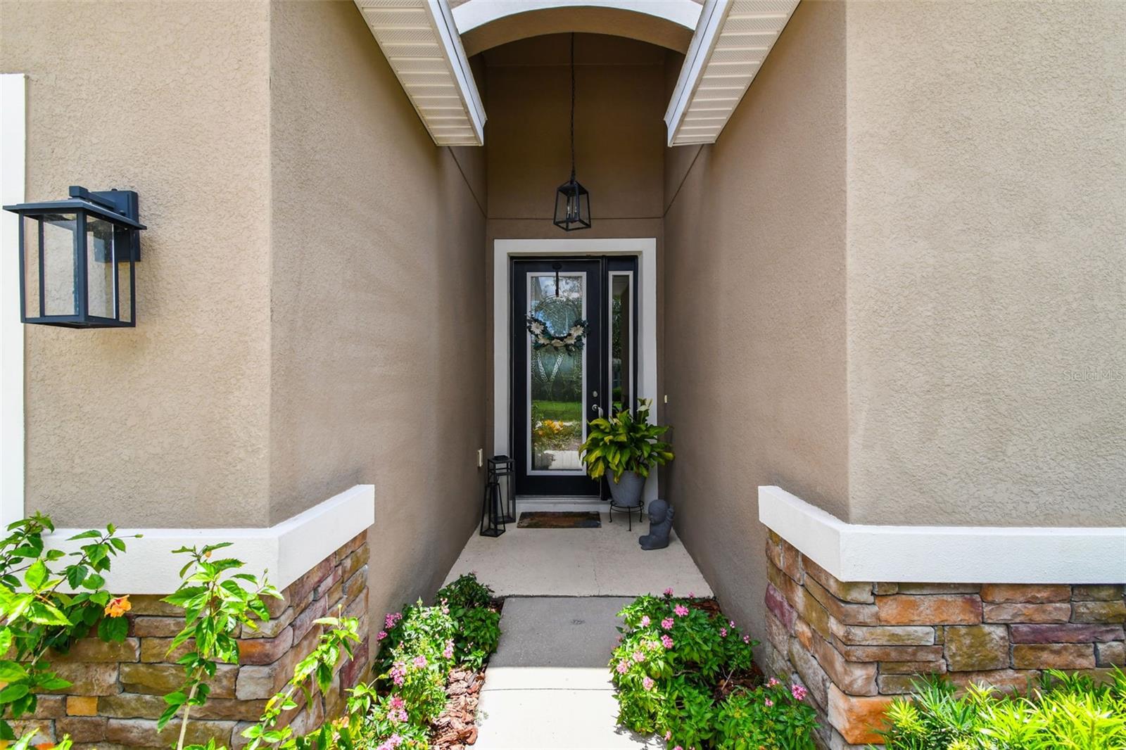 Listing photo id 6 for 6467 Seasound Drive