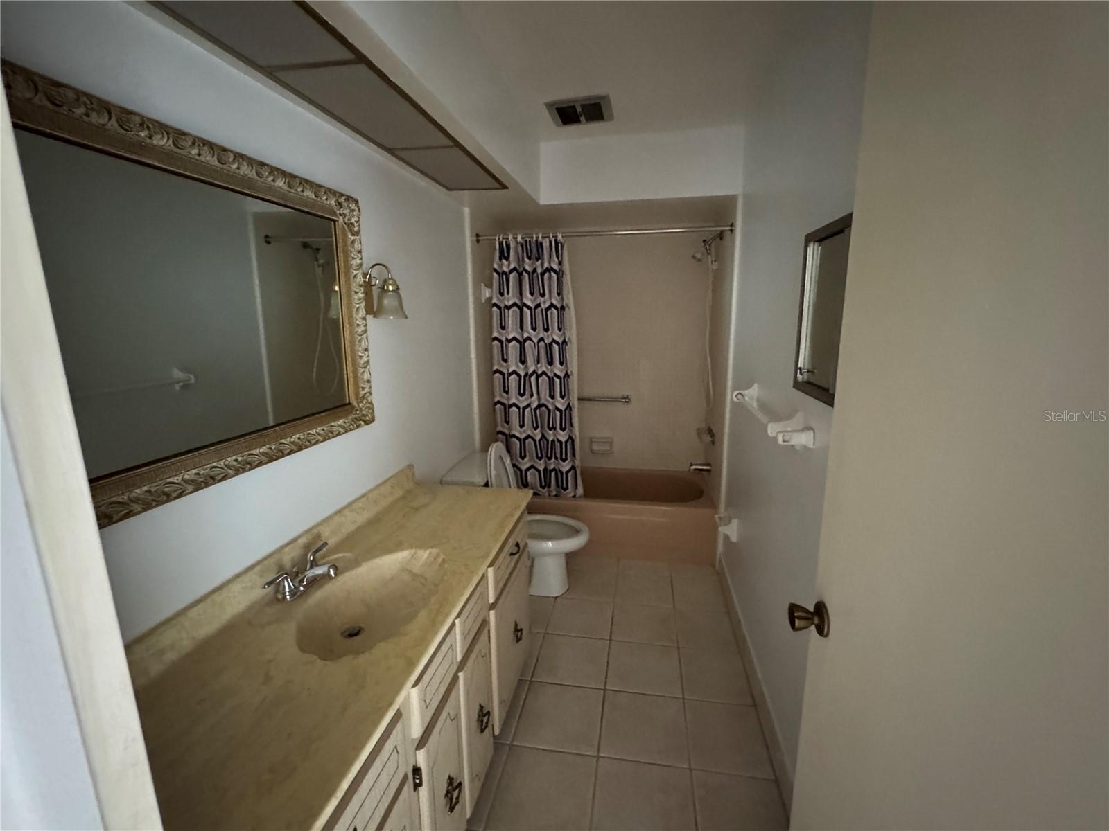 Image 14 of 16 For 1674 Lake Avenue 3
