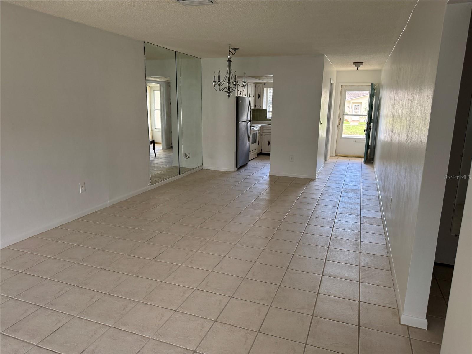 Image 4 of 16 For 1674 Lake Avenue 3