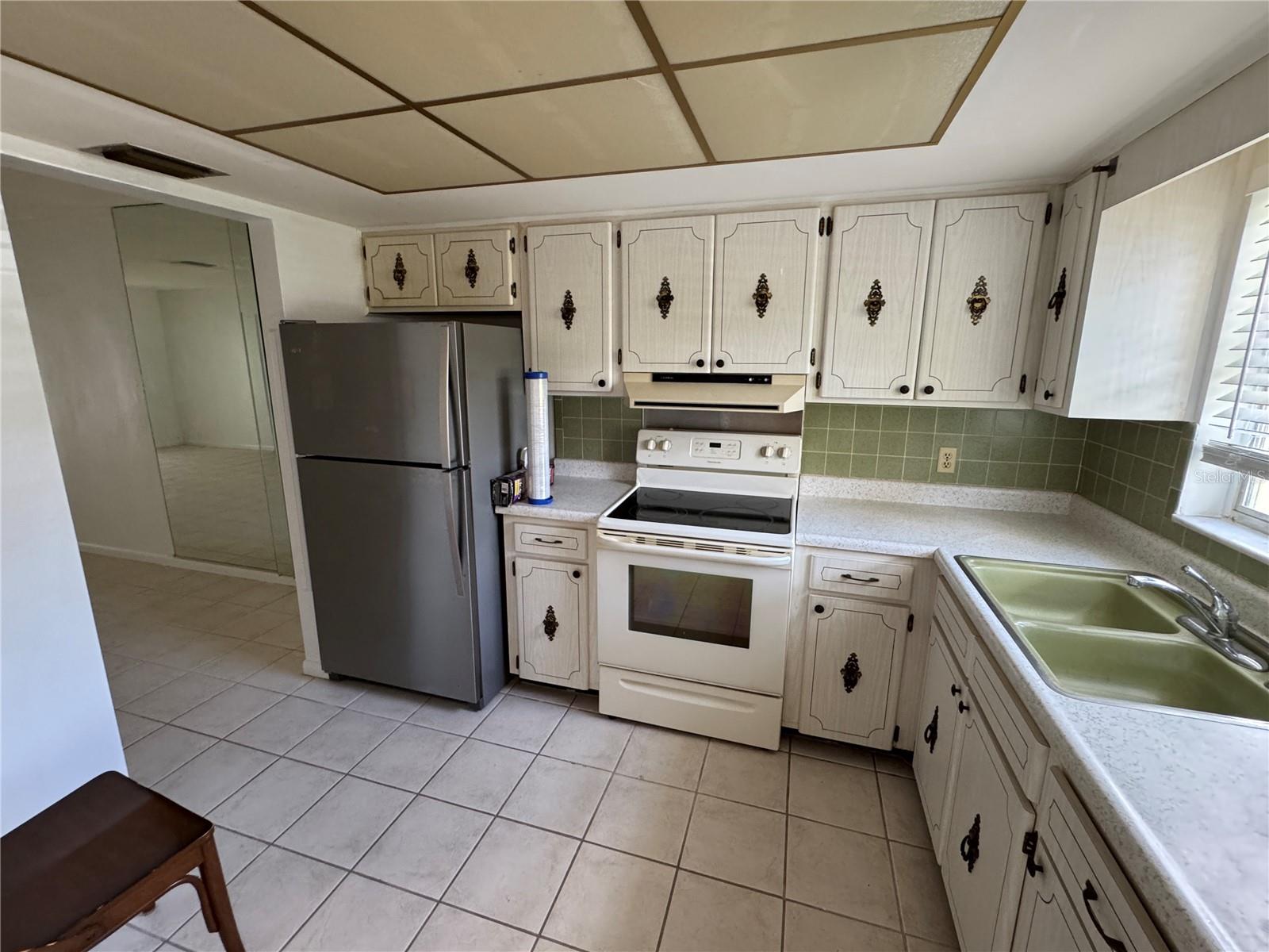 Image 6 of 16 For 1674 Lake Avenue 3