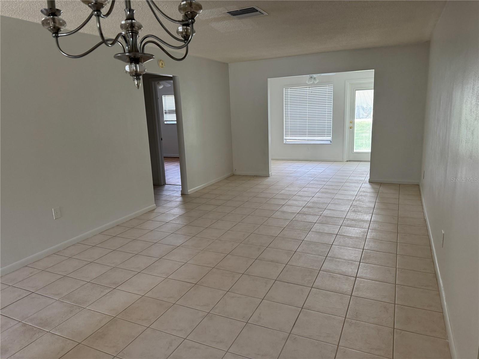 Image 8 of 16 For 1674 Lake Avenue 3