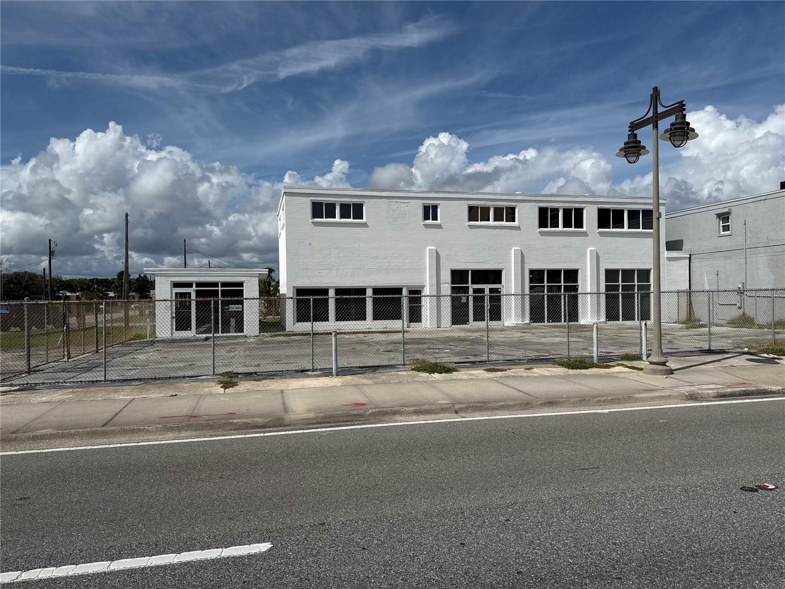 Image 16 of 25 For 2020 Atlantic Avenue