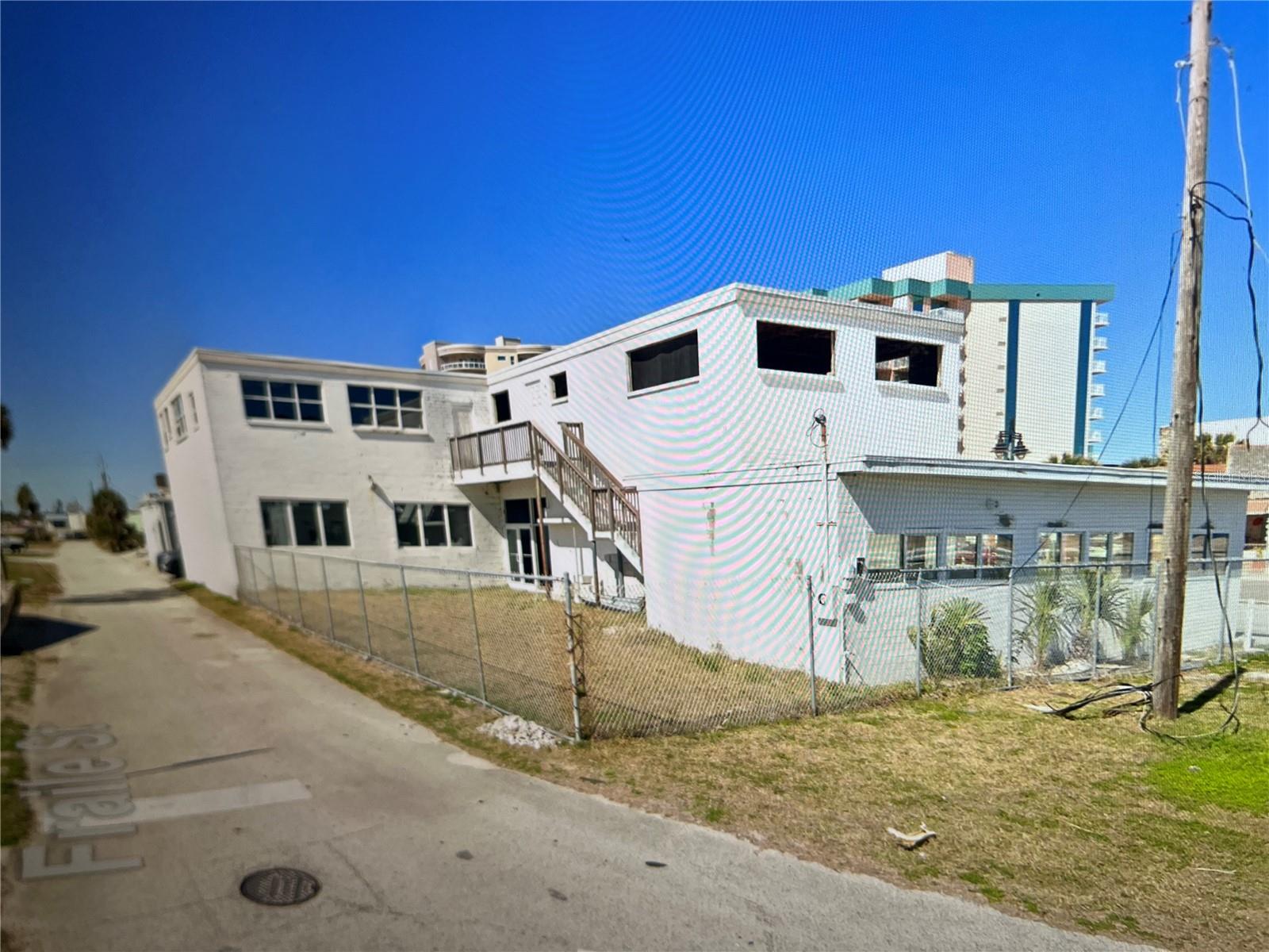 Image 2 of 8 For 2020 Atlantic Avenue