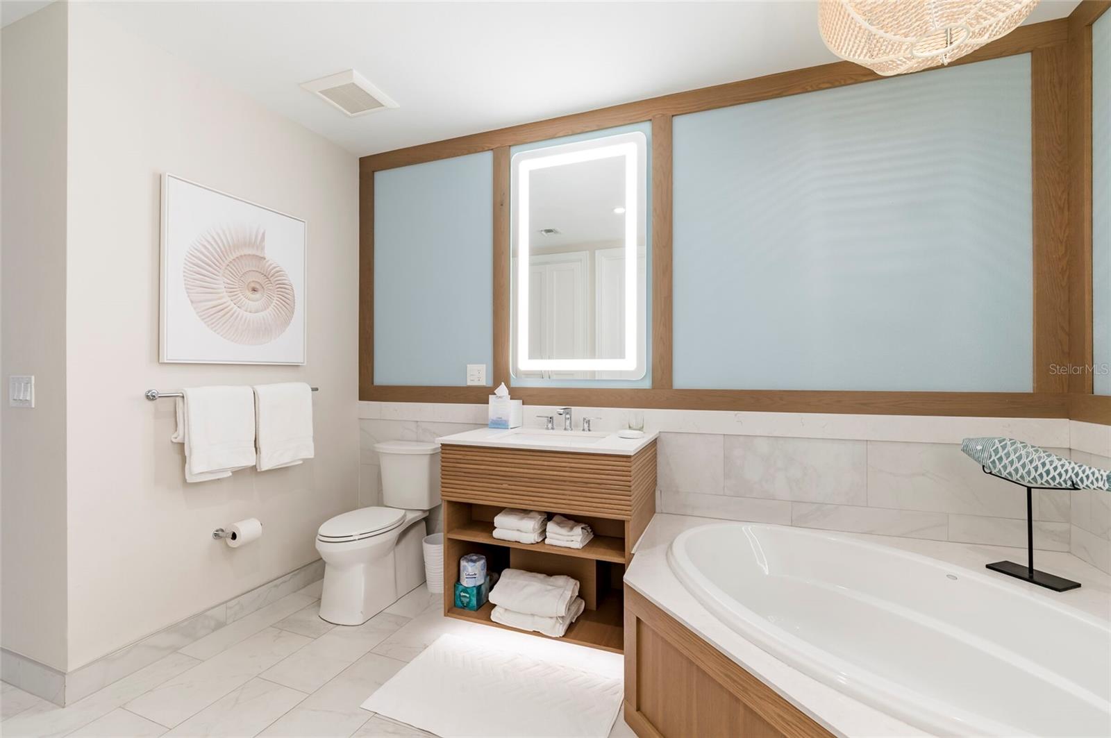 Image 33 of 65 For 500 Mandalay Avenue 868