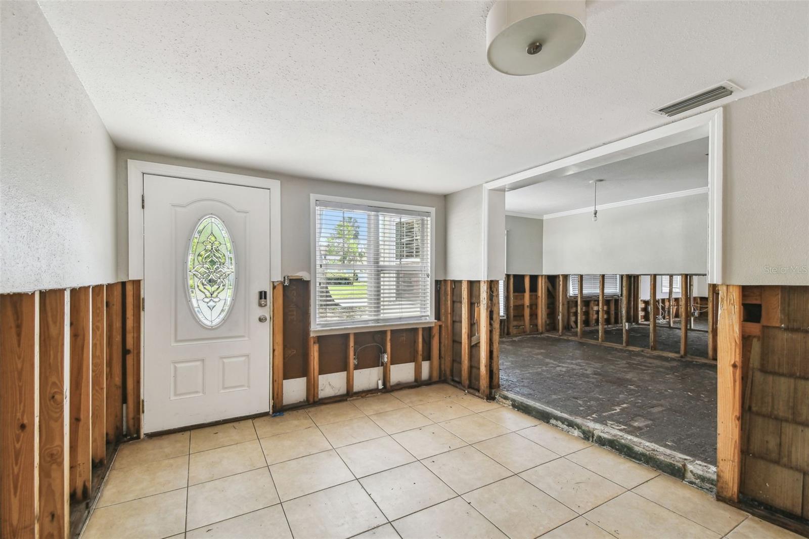 Image 13 of 32 For 4417 El Prado Boulevard