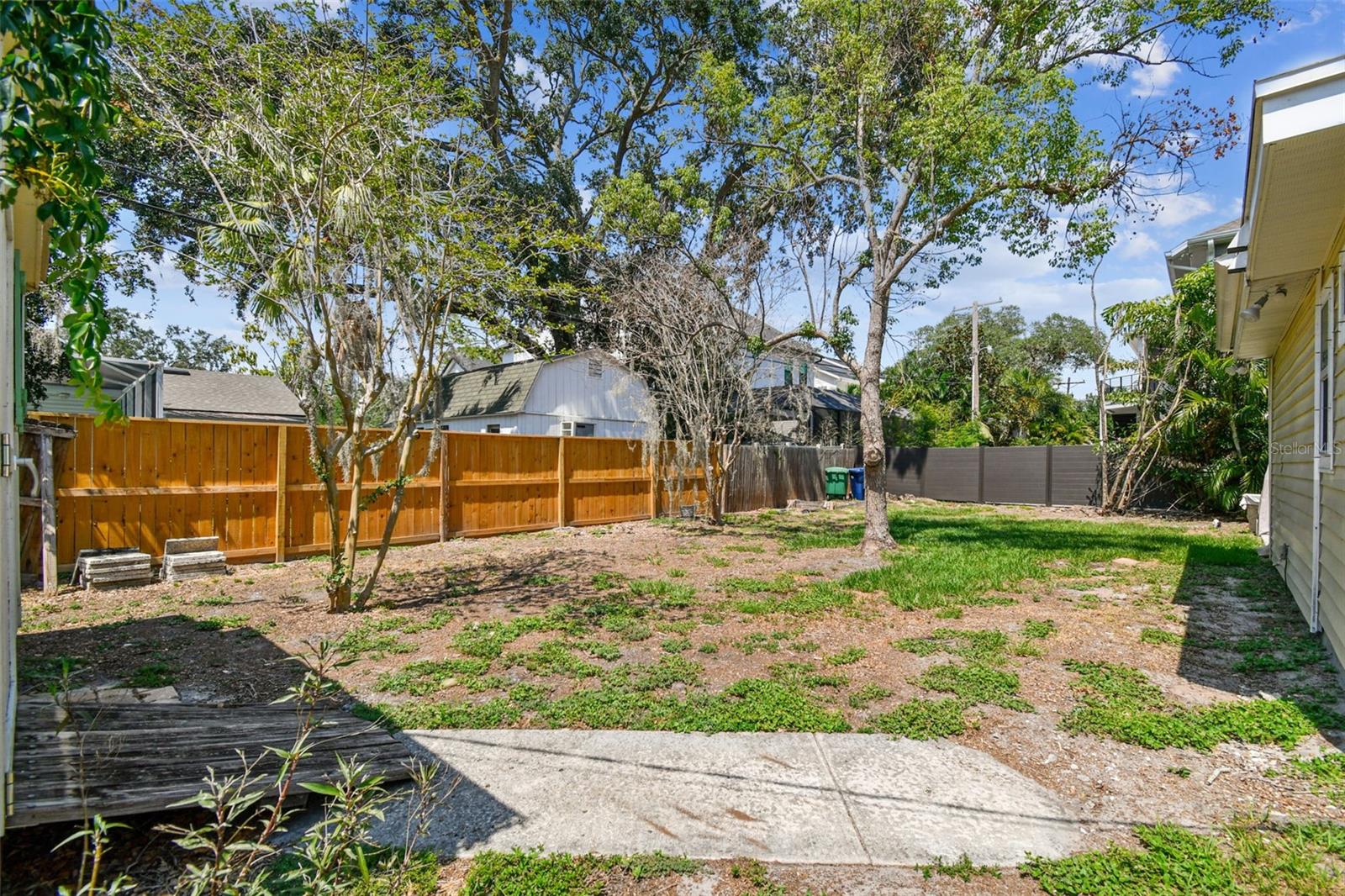 Image 17 of 32 For 4417 El Prado Boulevard