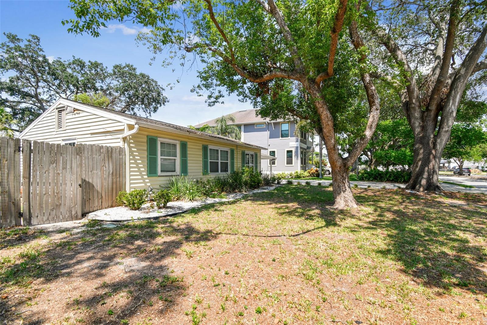 Image 8 of 32 For 4417 El Prado Boulevard