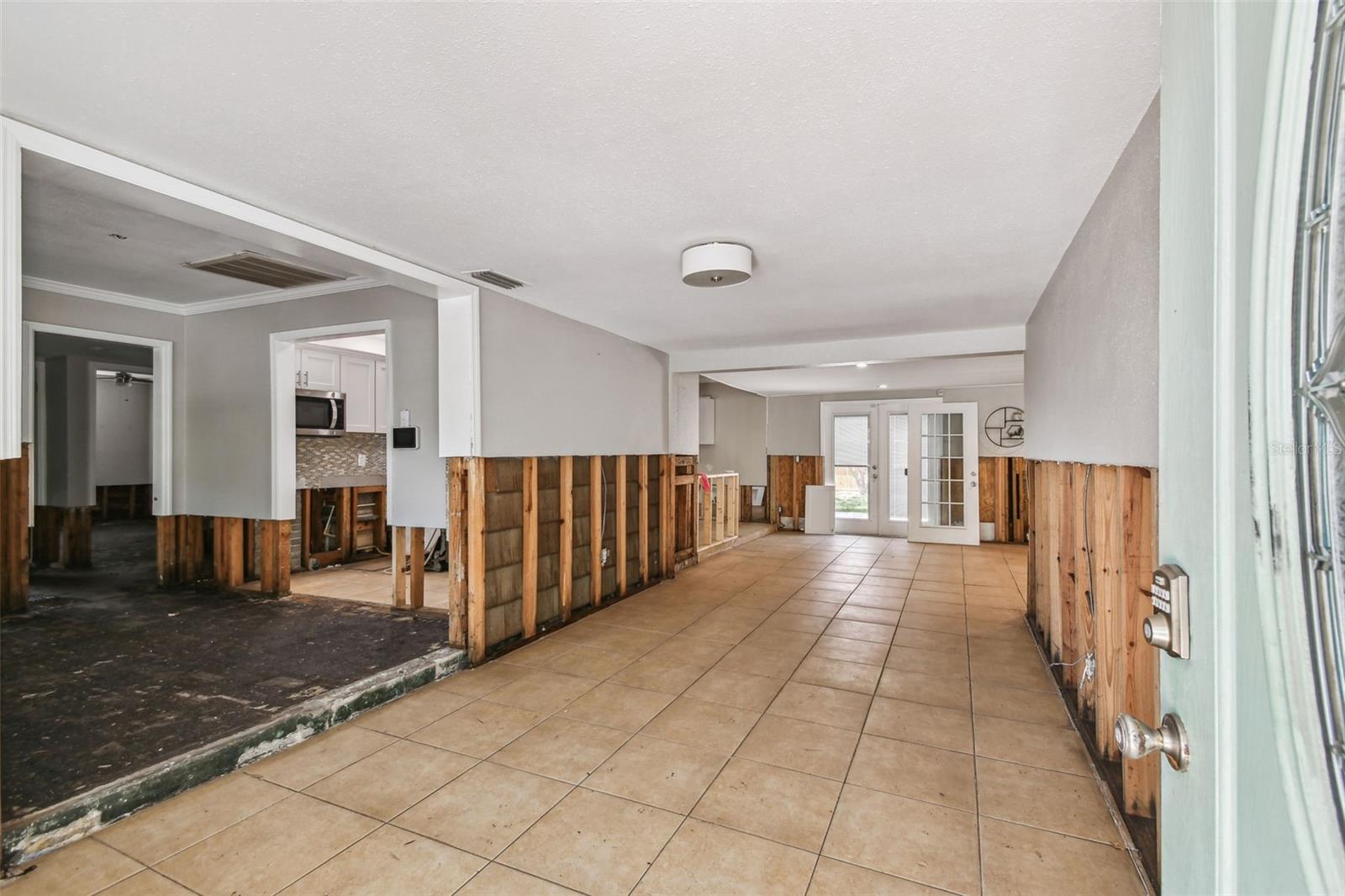 Image 9 of 32 For 4417 El Prado Boulevard