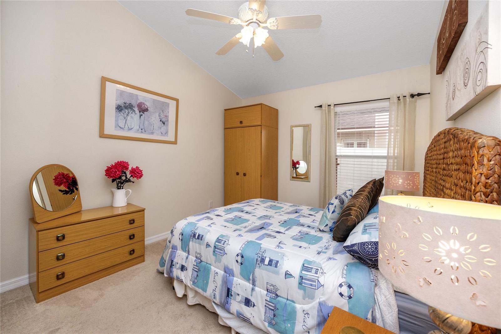 Image 17 of 41 For 12337 Rose Haven Boulevard