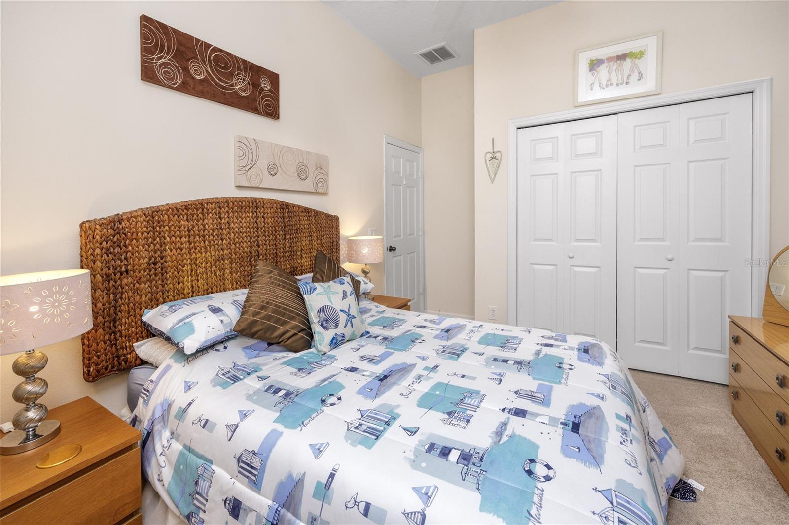 Image 18 of 41 For 12337 Rose Haven Boulevard