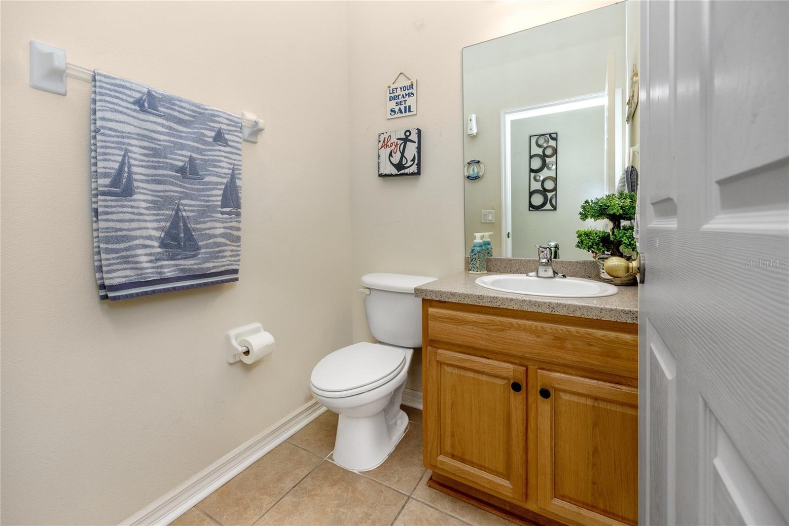 Image 19 of 41 For 12337 Rose Haven Boulevard