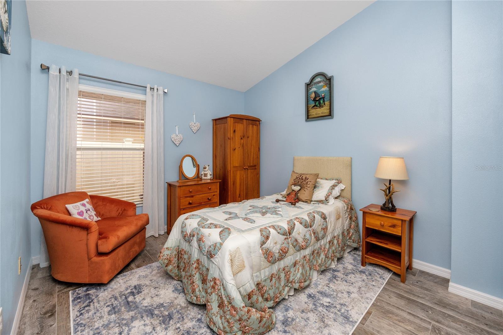 Image 20 of 41 For 12337 Rose Haven Boulevard