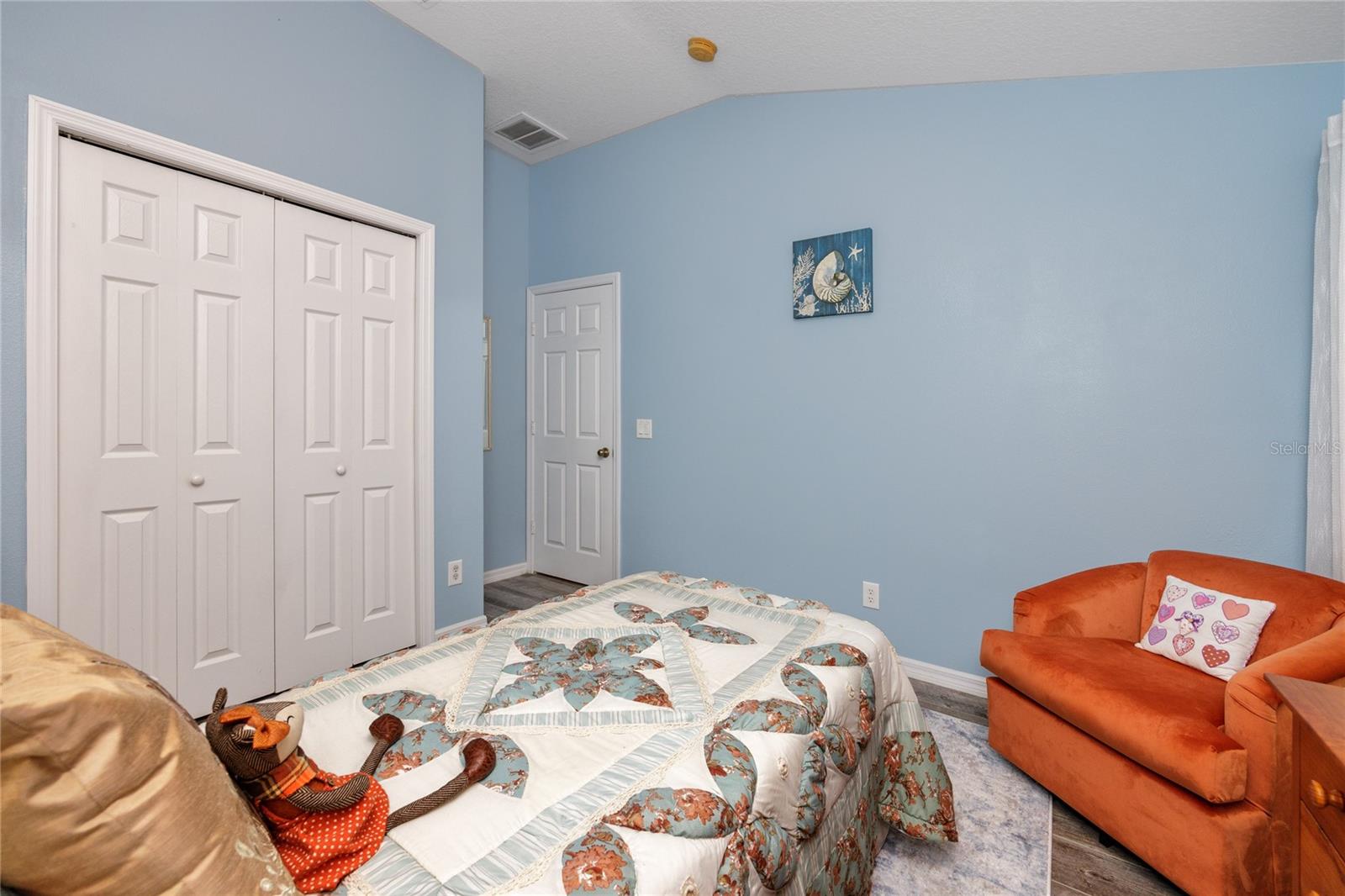 Image 21 of 41 For 12337 Rose Haven Boulevard