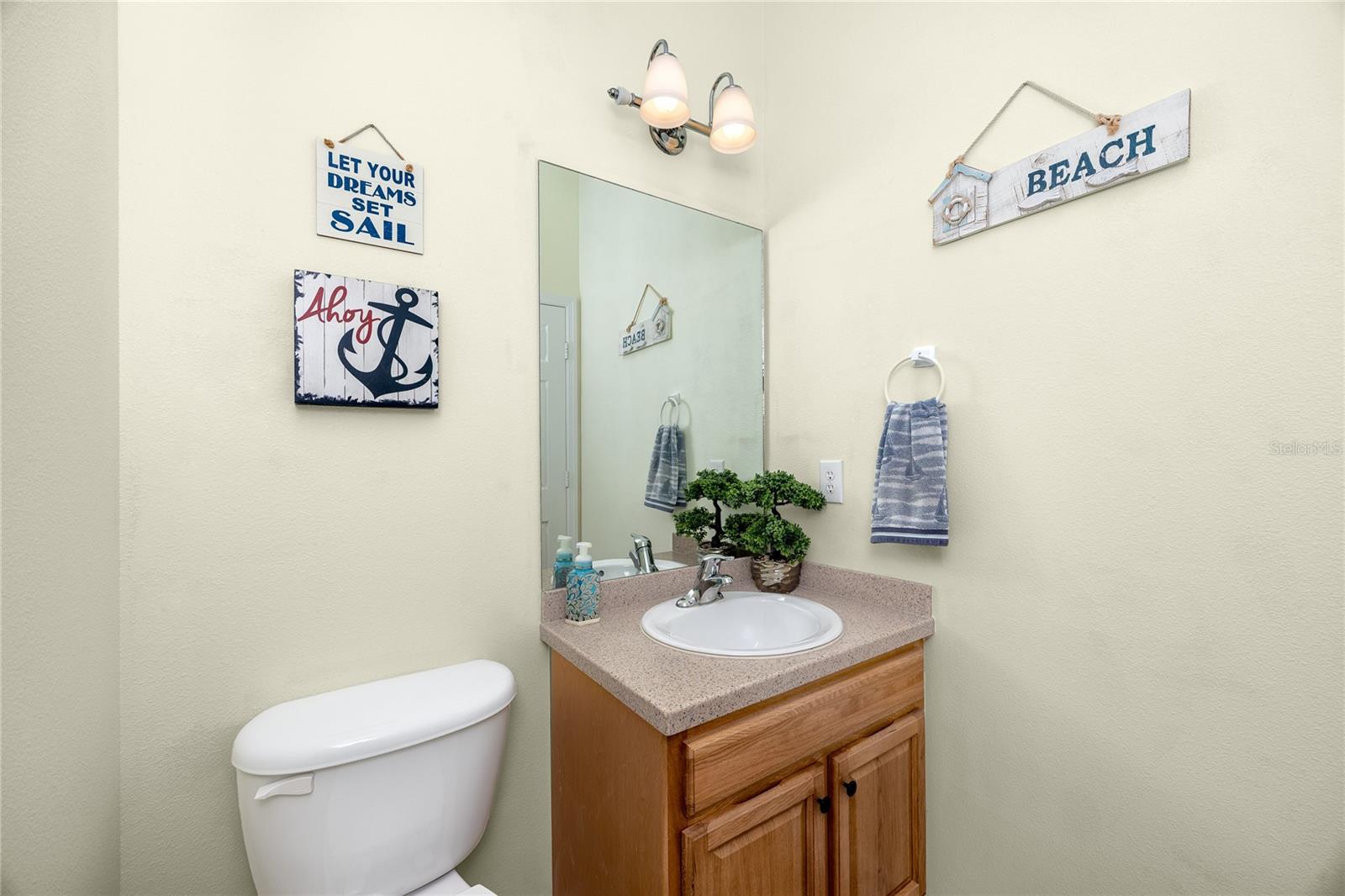 Image 24 of 41 For 12337 Rose Haven Boulevard