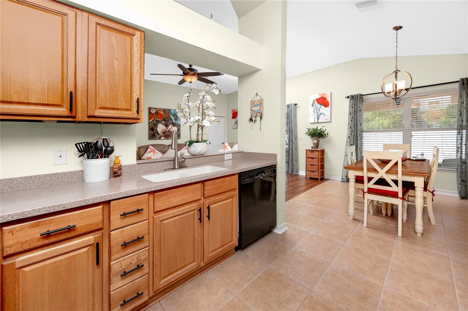 Image 9 of 41 For 12337 Rose Haven Boulevard