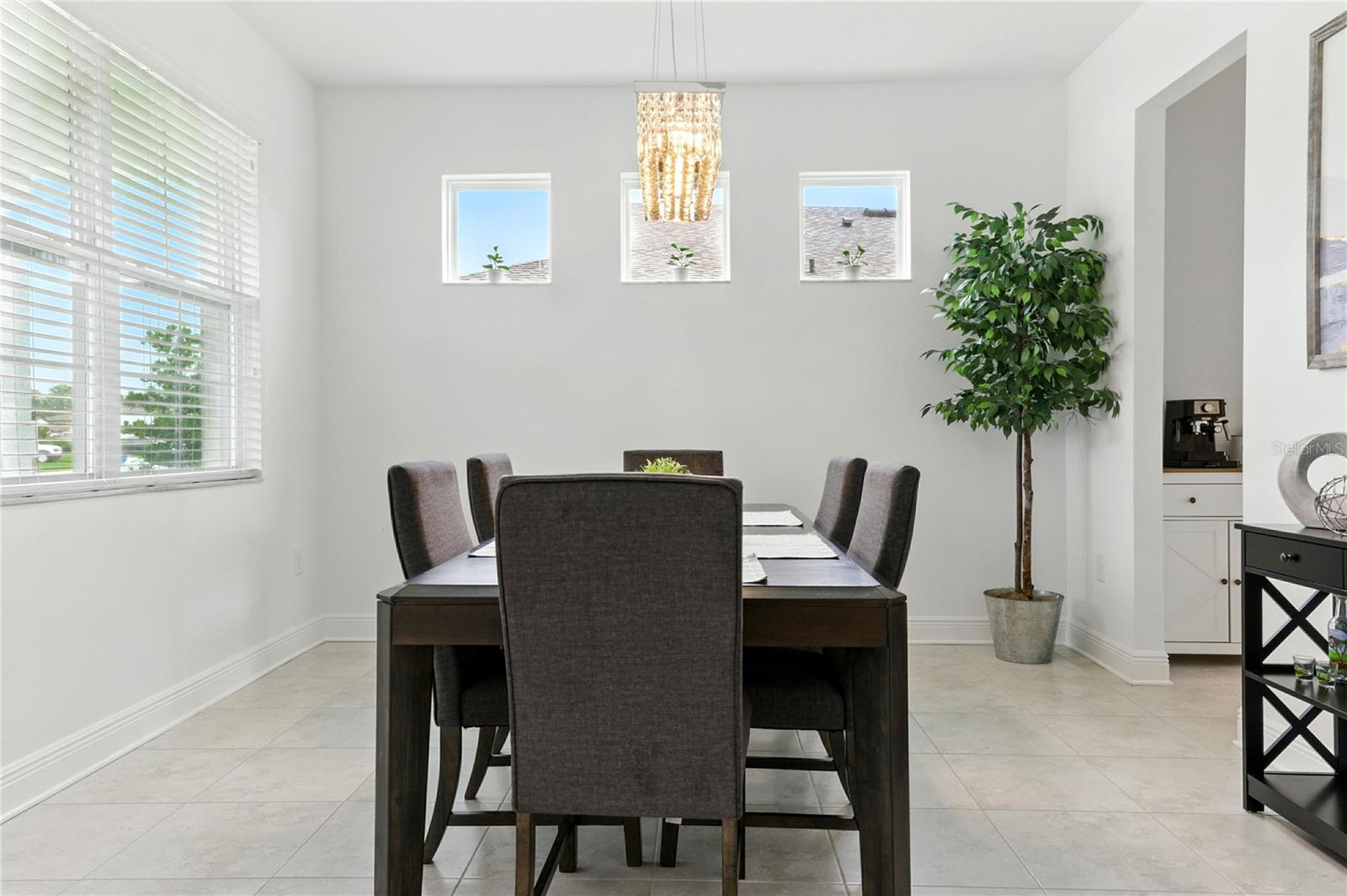 Image 11 of 62 For 12189 Nouveau Avenue