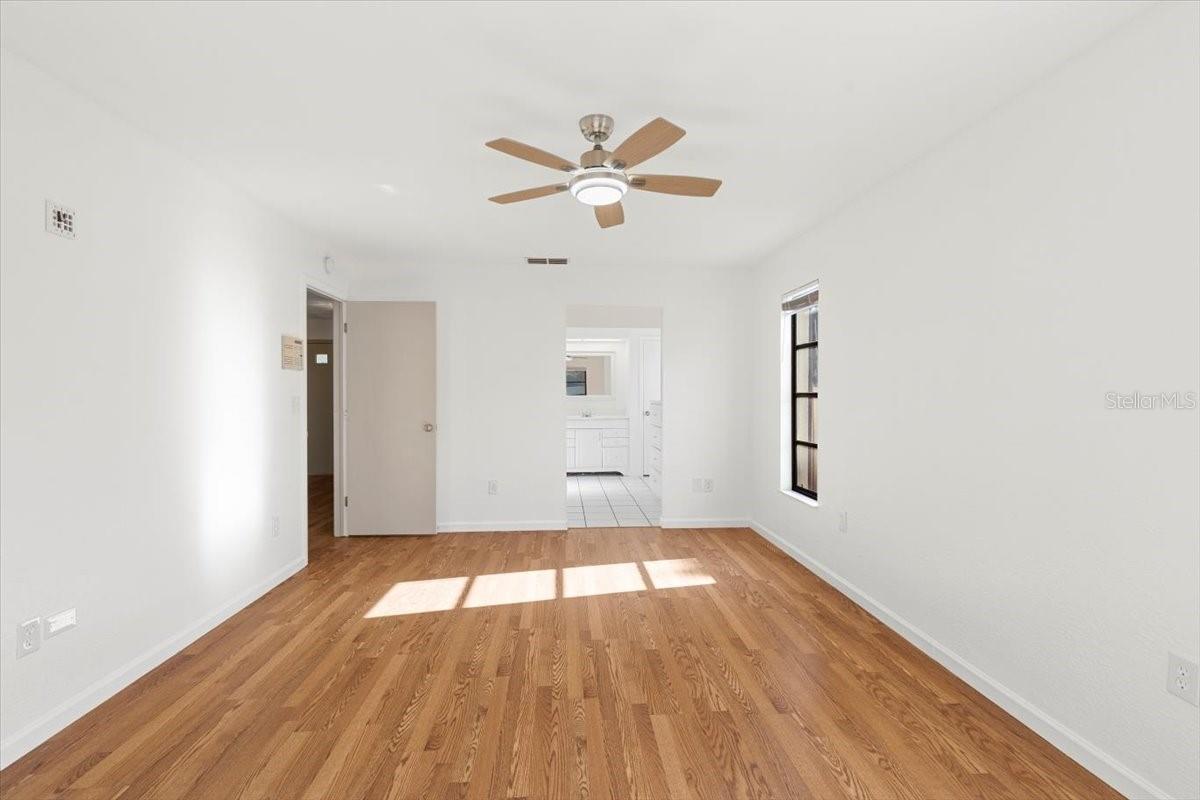 Image 21 of 52 For 2233 Curlew Road