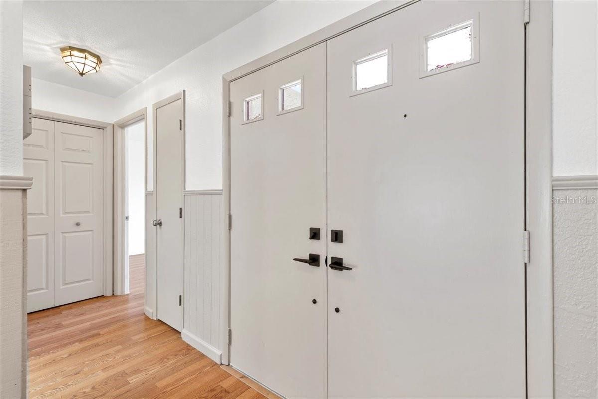 Image 3 of 52 For 2233 Curlew Road