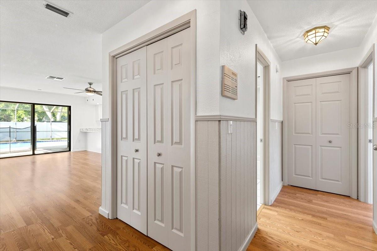 Image 4 of 52 For 2233 Curlew Road