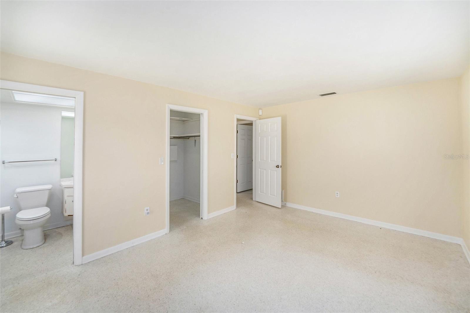 Image 11 of 23 For 475 Lake Drive