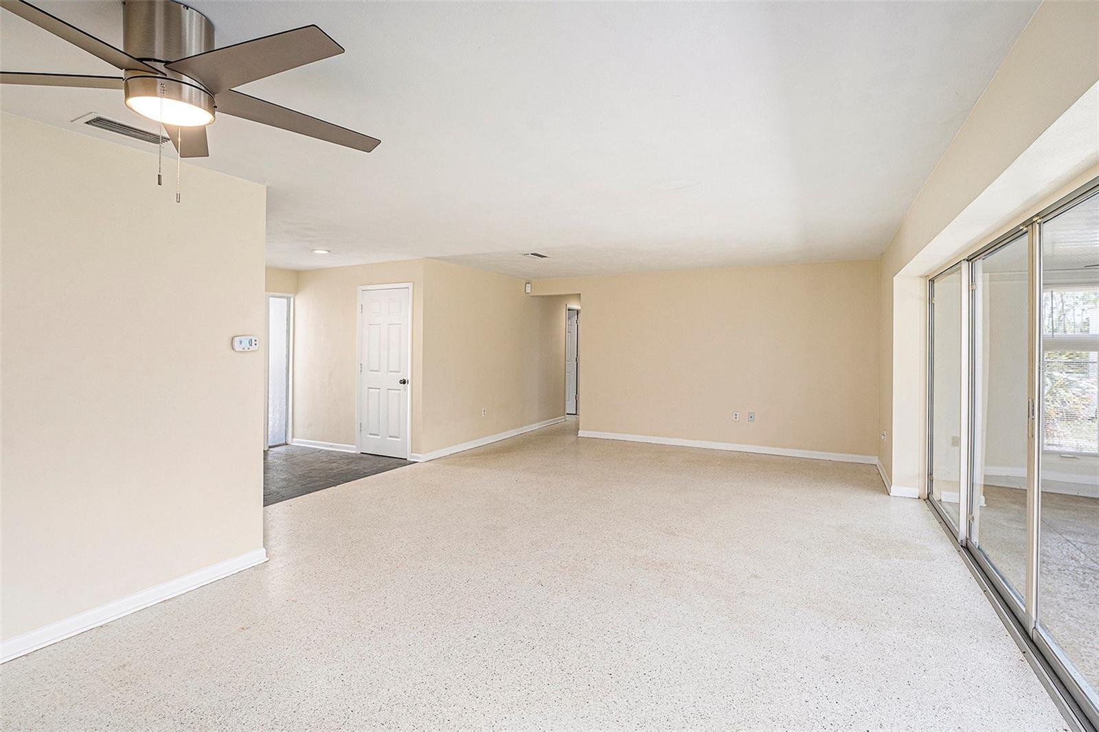Image 4 of 23 For 475 Lake Drive