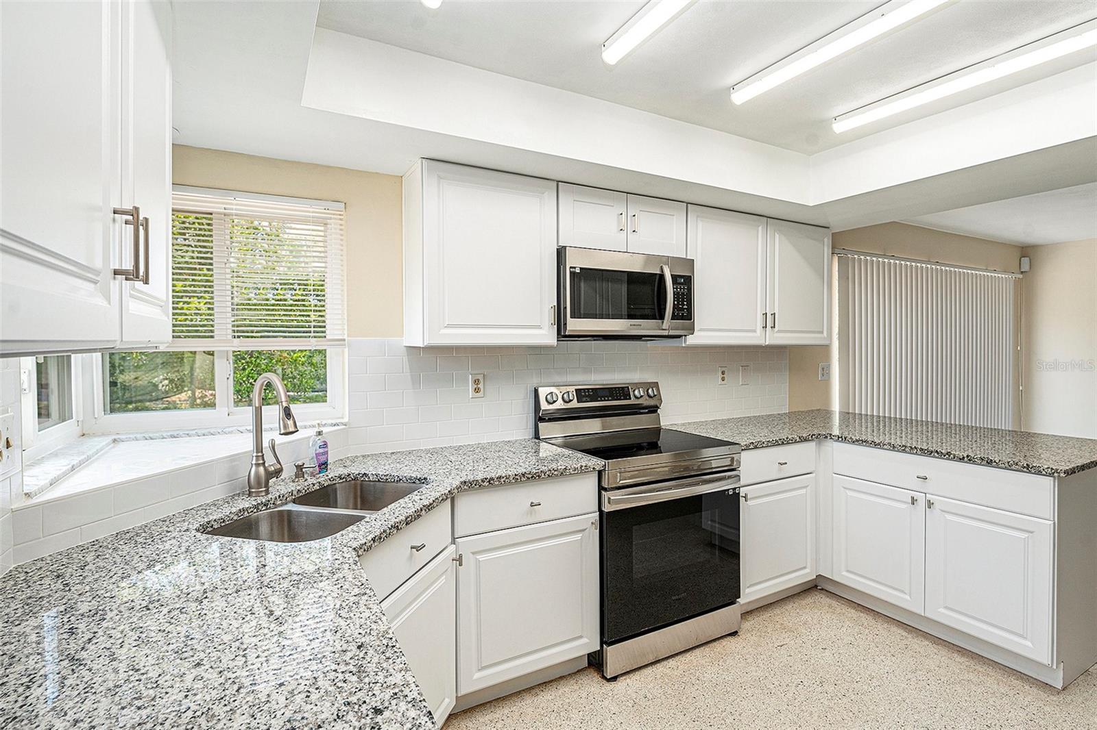 Image 7 of 23 For 475 Lake Drive