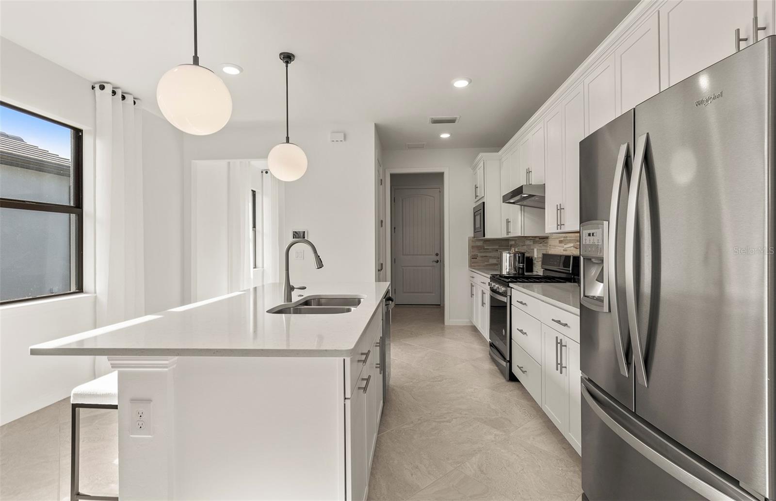 Image 8 of 40 For 10482 Sea Breeze Ridge Drive