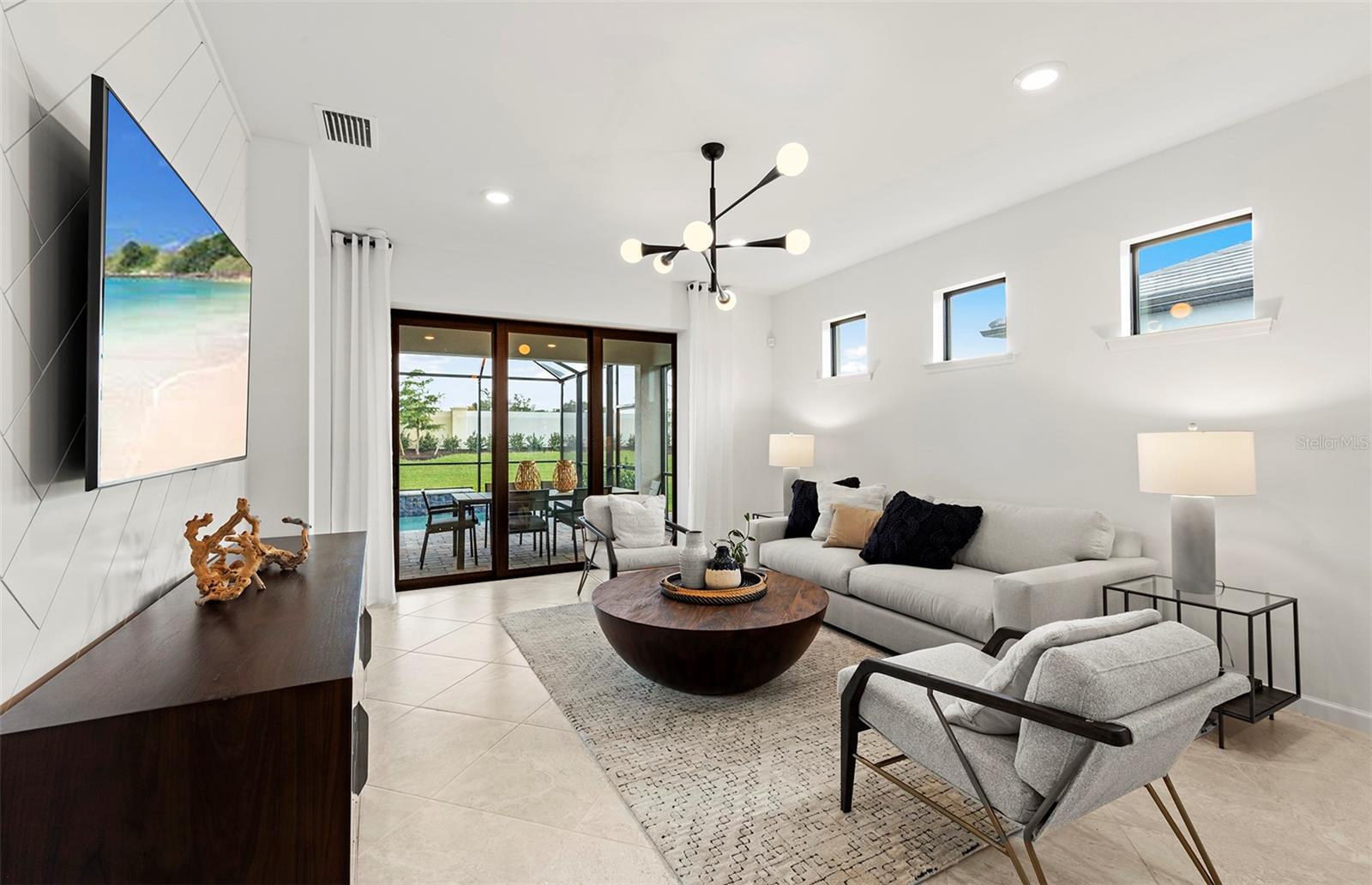 Image 9 of 40 For 10482 Sea Breeze Ridge Drive