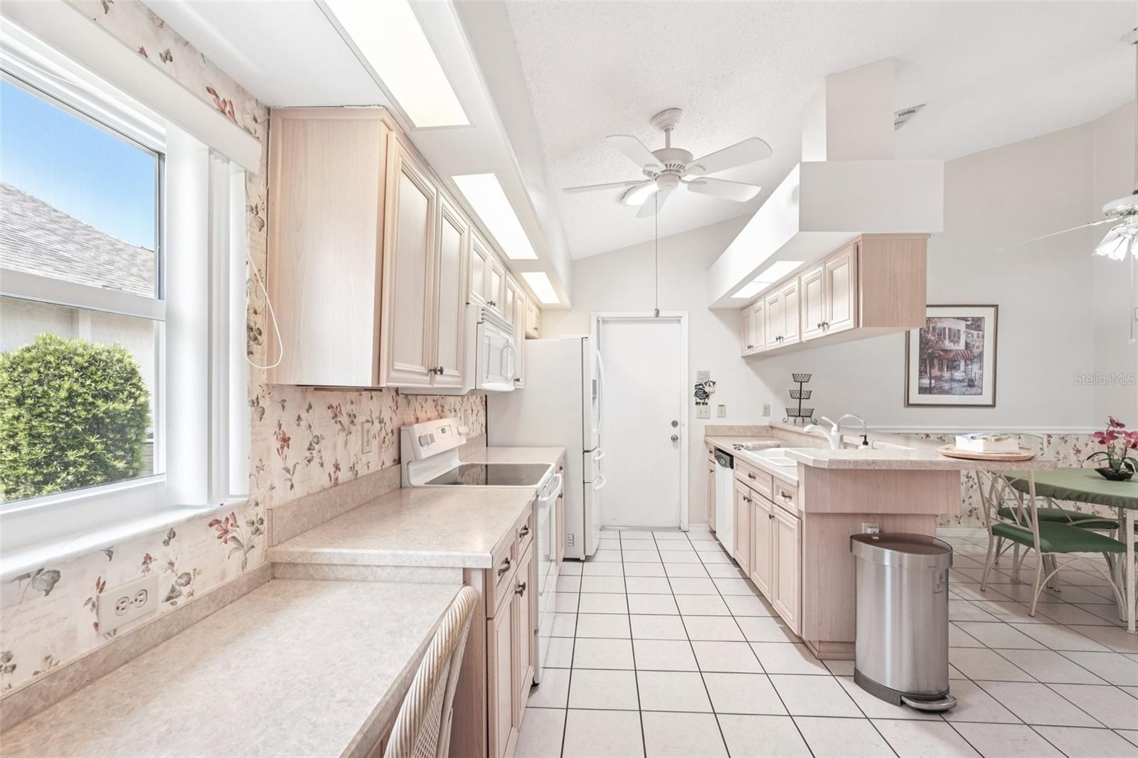 Image 12 of 51 For 1901 Del Webb Boulevard