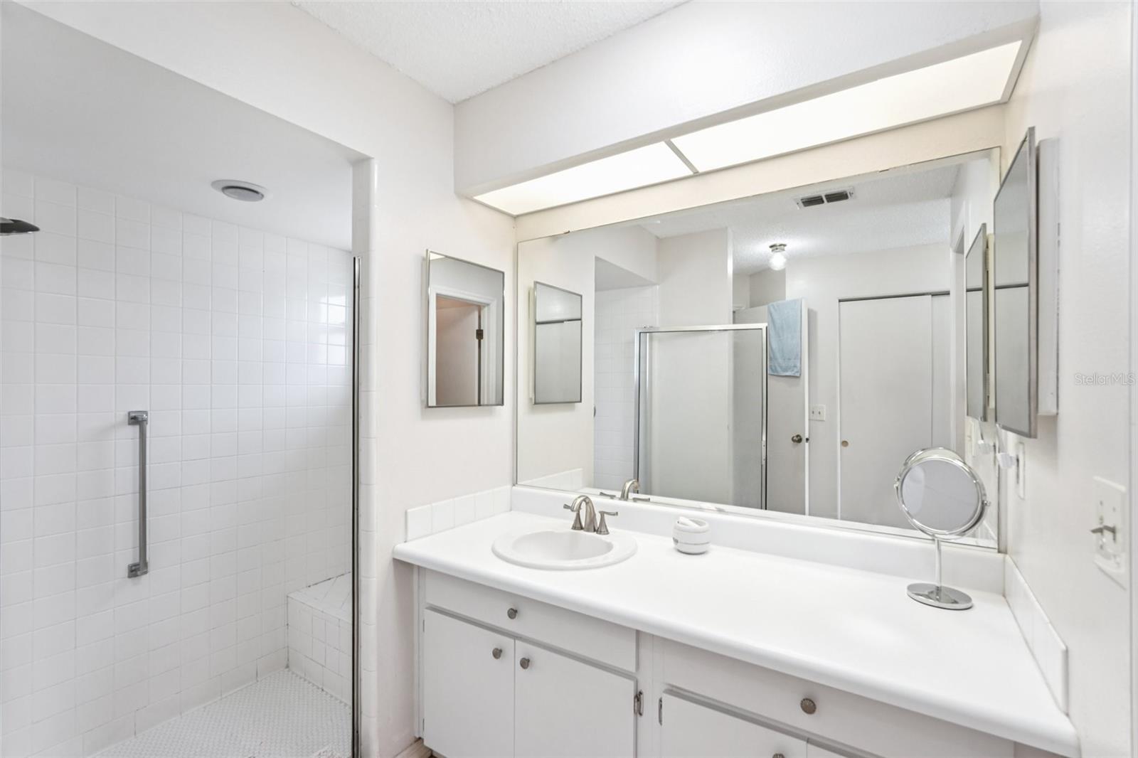 Image 17 of 51 For 1901 Del Webb Boulevard
