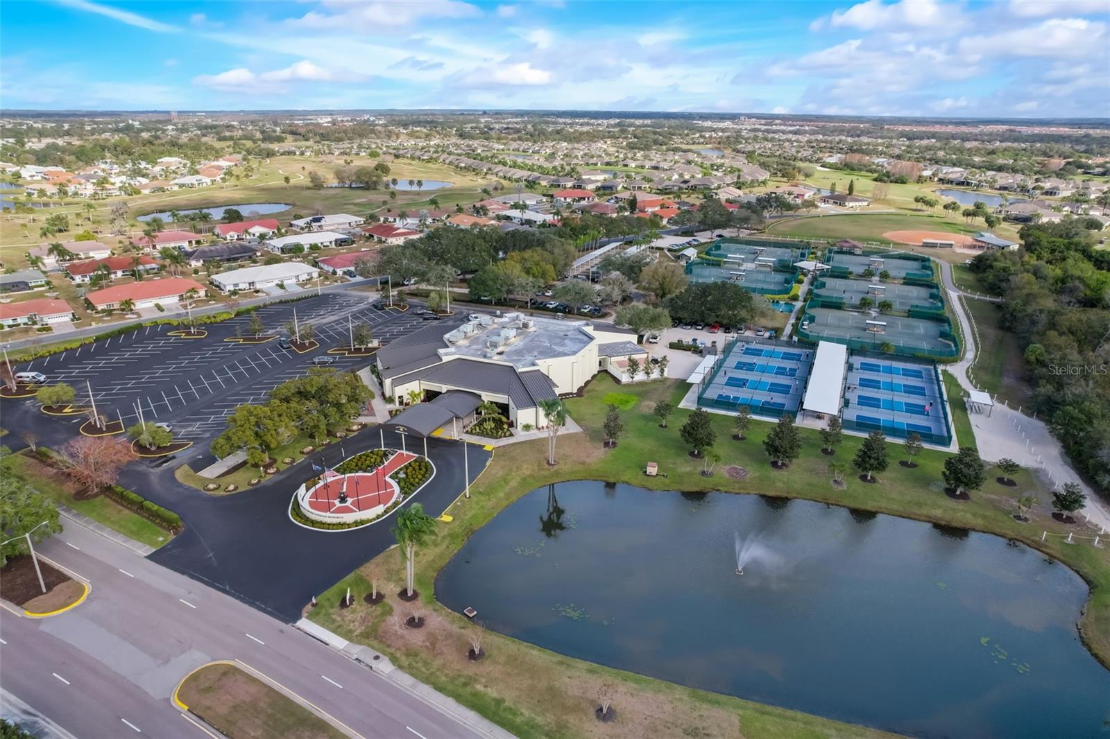 Image 38 of 51 For 1901 Del Webb Boulevard
