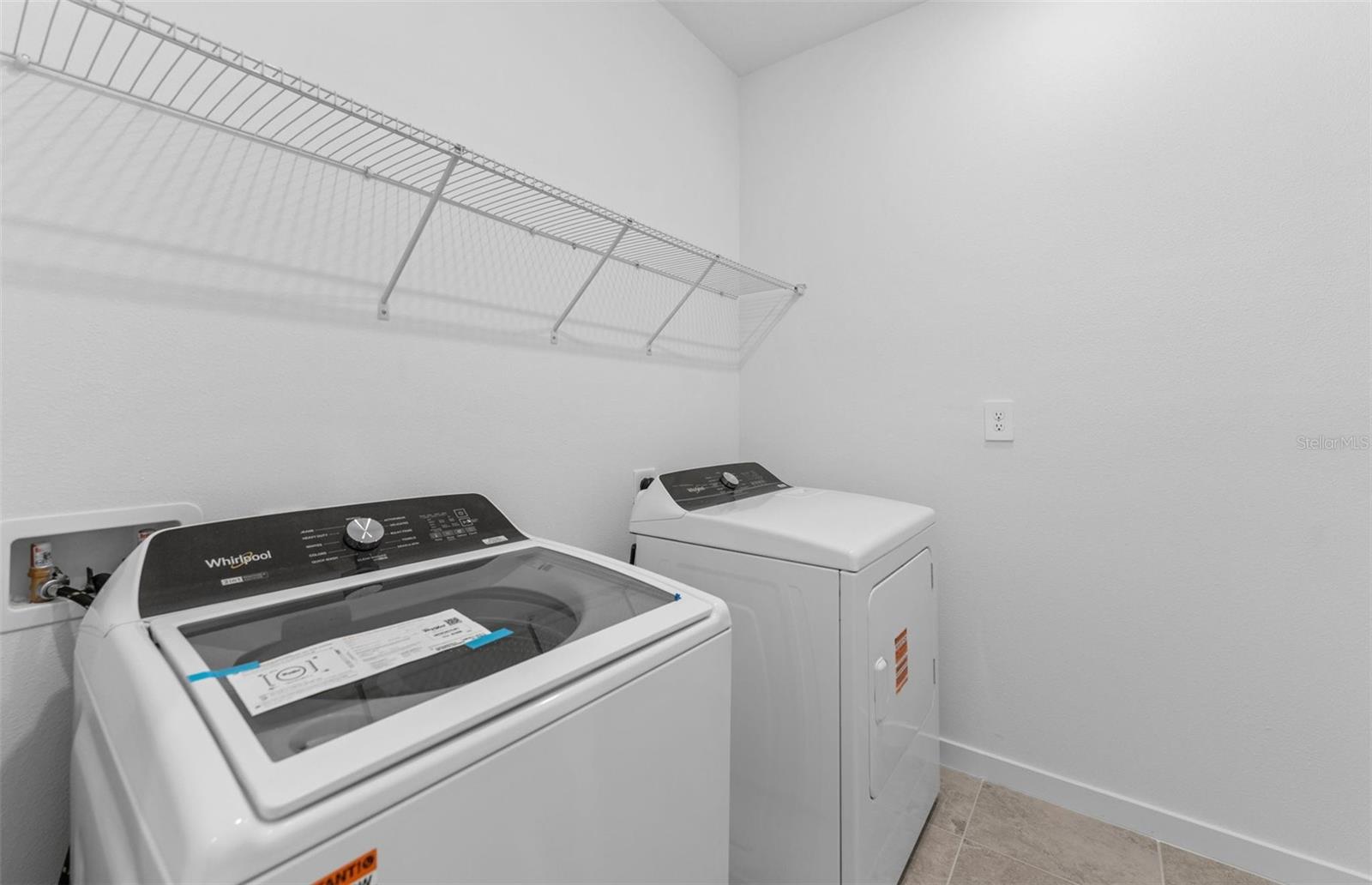 Listing photo id 14 for 9728 Redwood Heights Loop