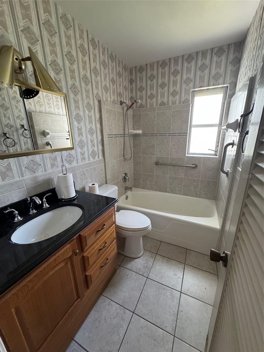 Image 11 of 18 For 11423 77th Avenue
