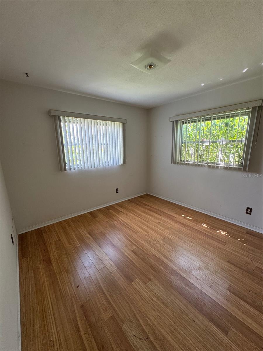 Image 12 of 18 For 11423 77th Avenue