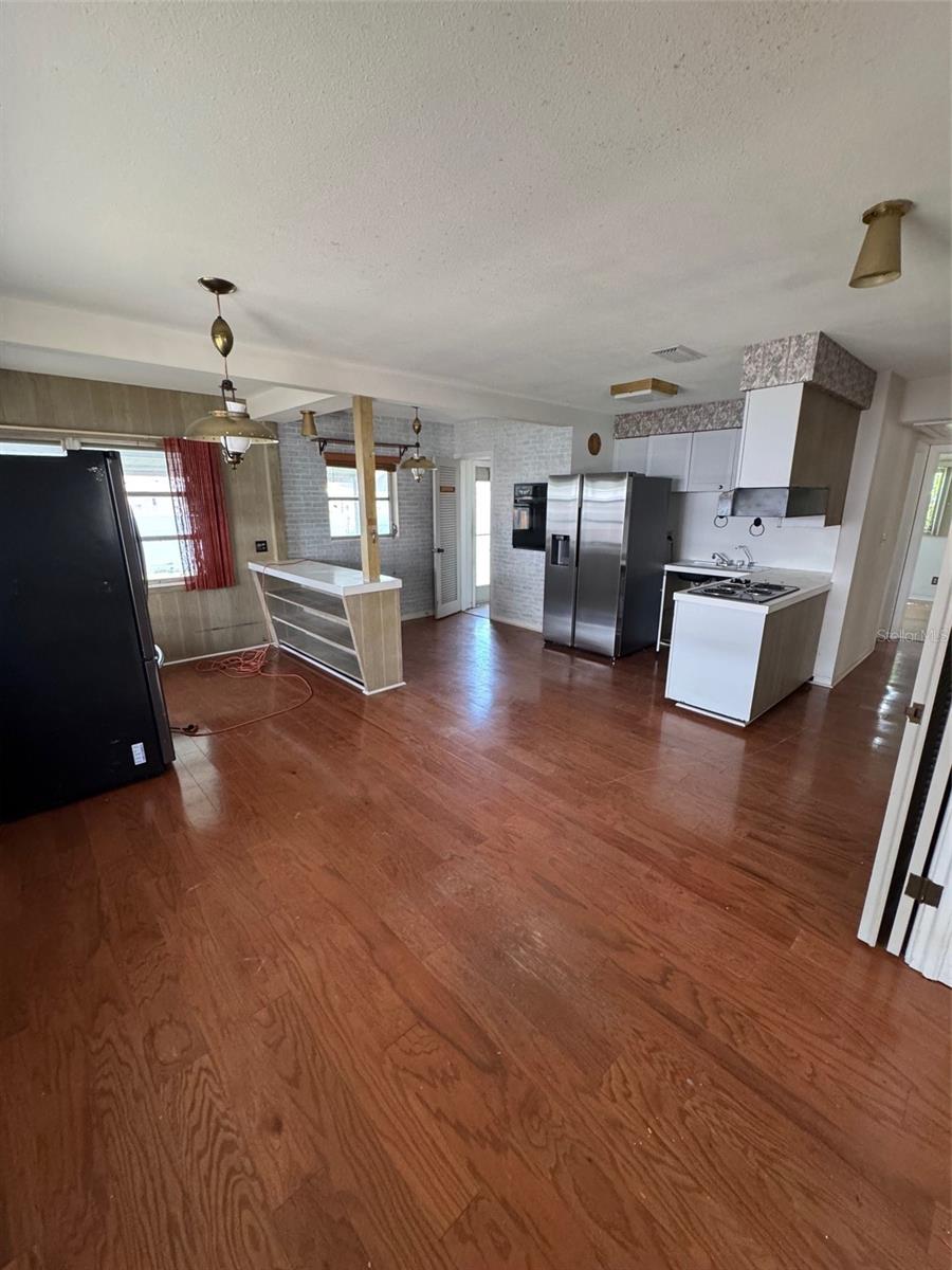 Image 7 of 18 For 11423 77th Avenue