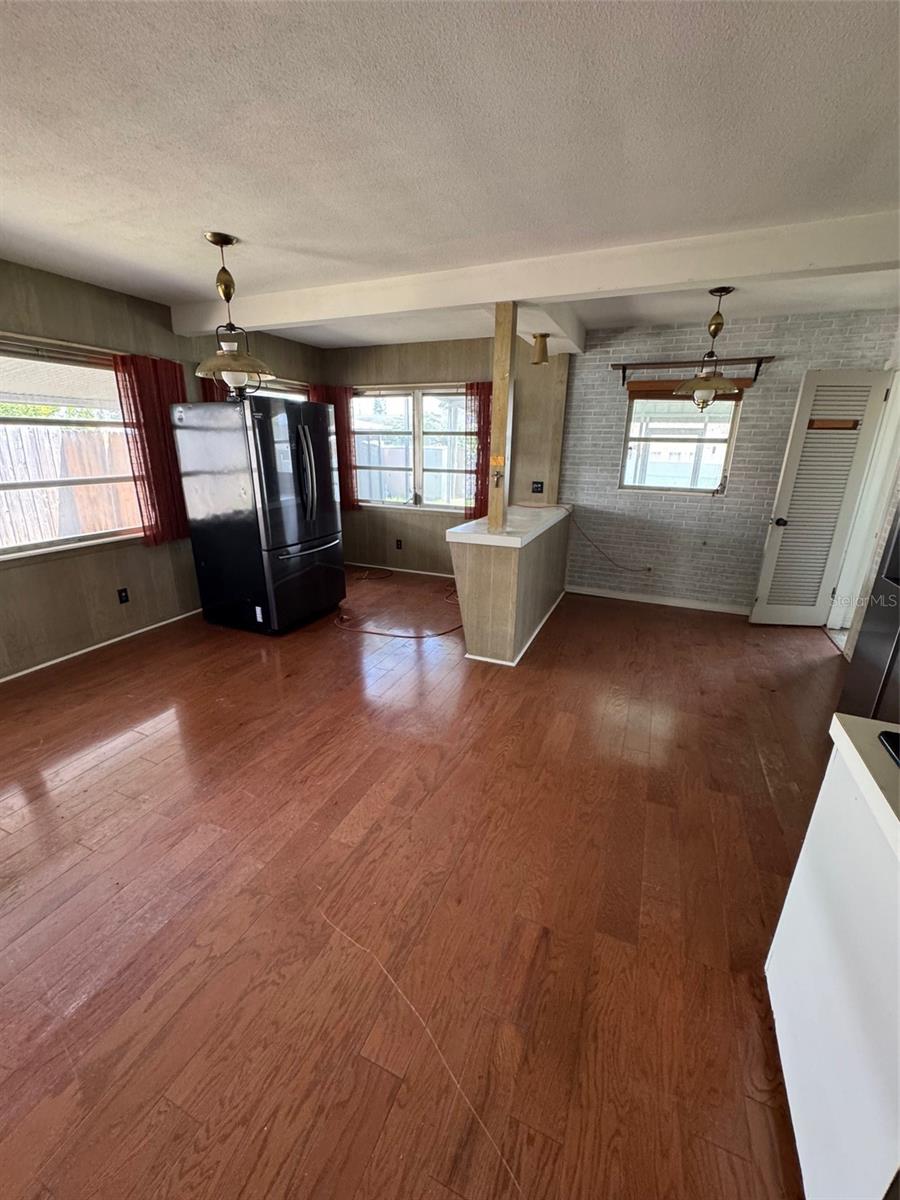 Image 8 of 18 For 11423 77th Avenue