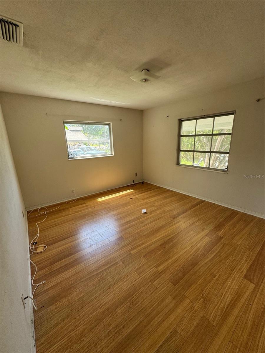 Image 9 of 18 For 11423 77th Avenue